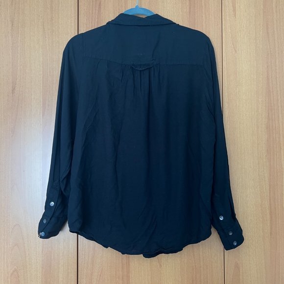 Black button down long sleeve - Picture 2 of 3